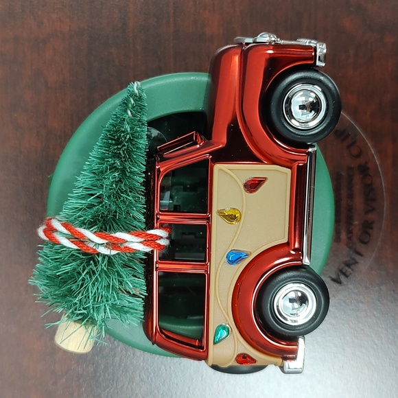 Bath & Body Works WOODY WAGON Car Fragrance Holder Visor/Vent Clip + 5 Refills - Picture 4 of 6